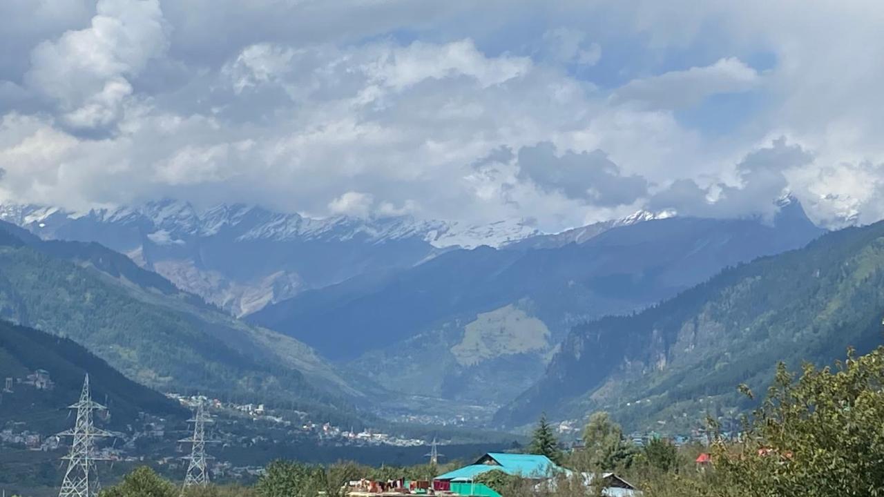 Hotel Meadows View, Near Mall Road Manali ภายนอก รูปภาพ